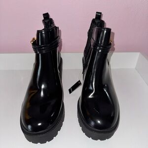 Torrid Hardware Chelsea Bootie size